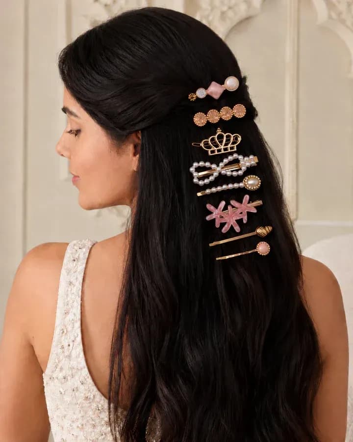Golden Elegance: Chic White Pearl Hair Clip for Stylish Hairstyles
