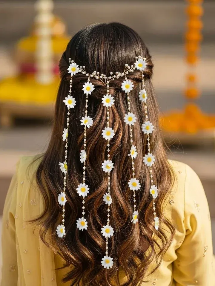 Elegant Bridal Hair Accessories: Stunning Hair Clip for Haldi, Mehndi Brides