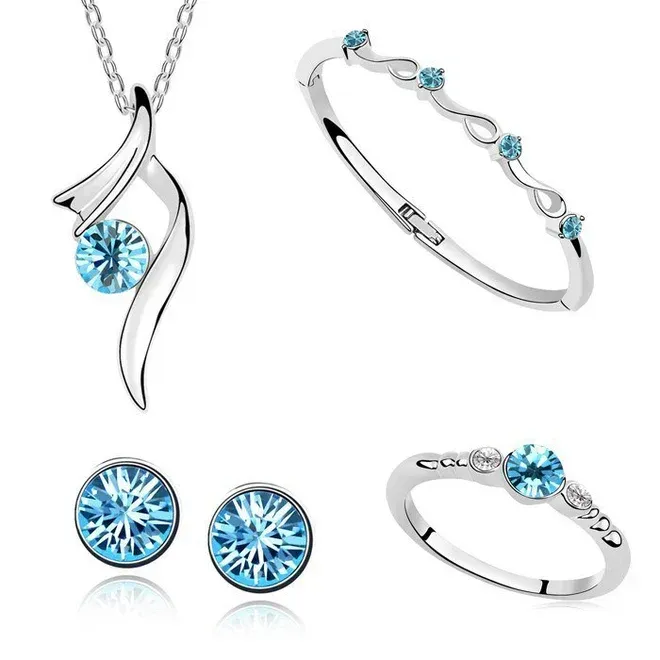 Elegant Fashion Bracelet for Women—Chic Jewelry Gift for Her, Adjustable Adornment
