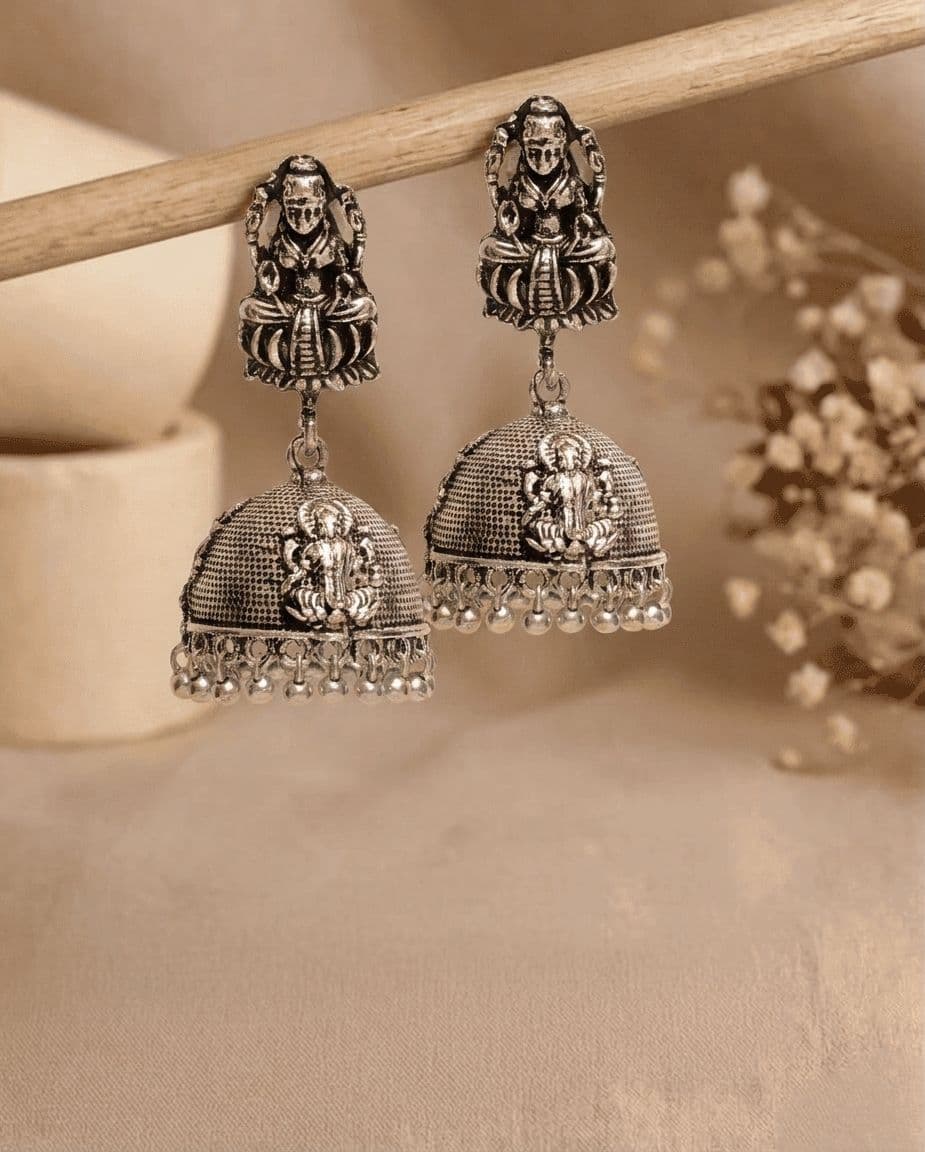 Fashionista's Fanciful Traditional Jhumki Earrings