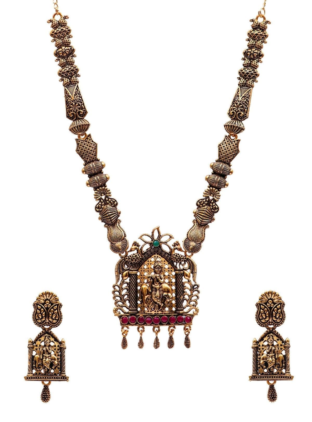 Exquisite Pearl Elegance: Moti Necklace and Earring Sets for the Chic Woman