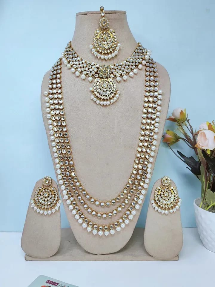 Elegant Saree and Lehenga Kundan Jewellery Ensemble